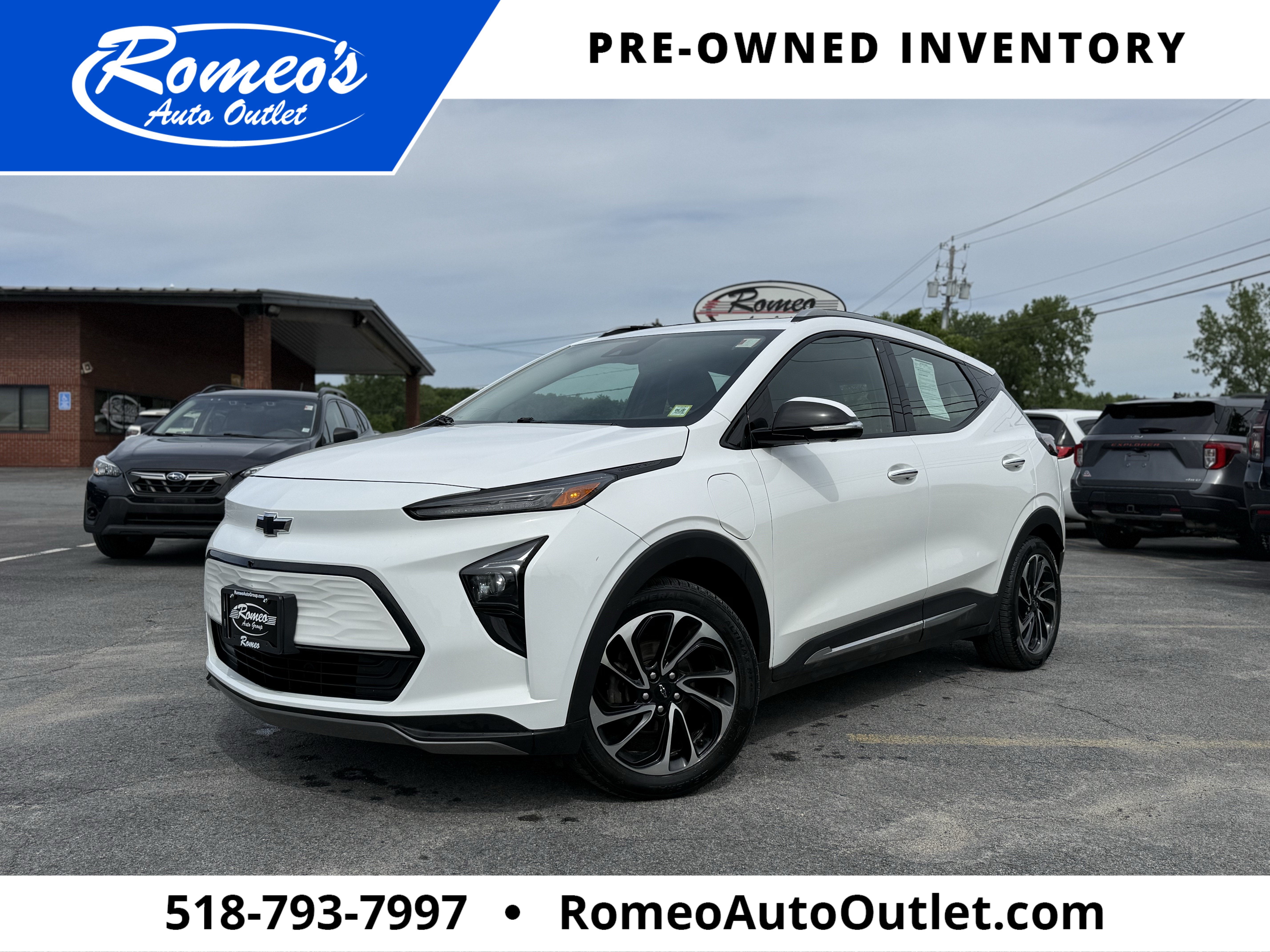 2022 Chevrolet Bolt EUV Premier in Summit White — front three-quarter view