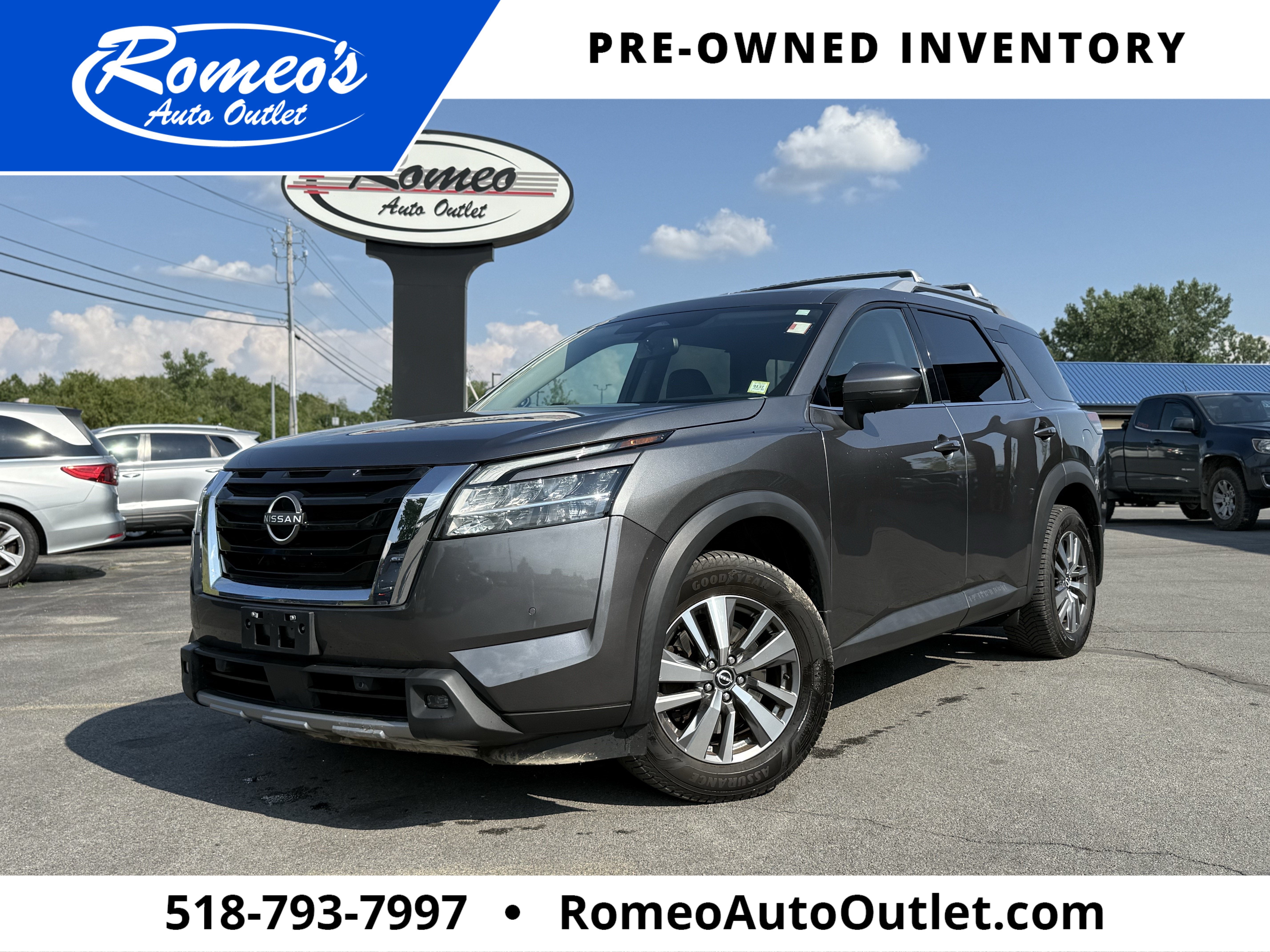 2022 Nissan Pathfinder SL in Gun Metallic — front three-quarter view